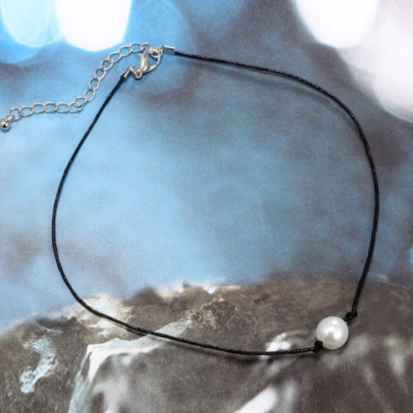 Black Chord Adjustable Single Pearl Choker - Picture 2 of 5